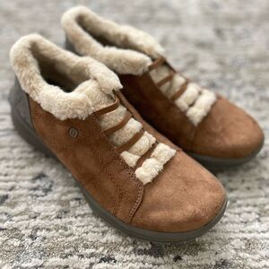 Bzees Golden Faux Fur Bootie Shoe Size 8.5